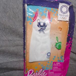 Barbie Fashion Tokyo 2020 International Olympic Clothes White Dress  accessories